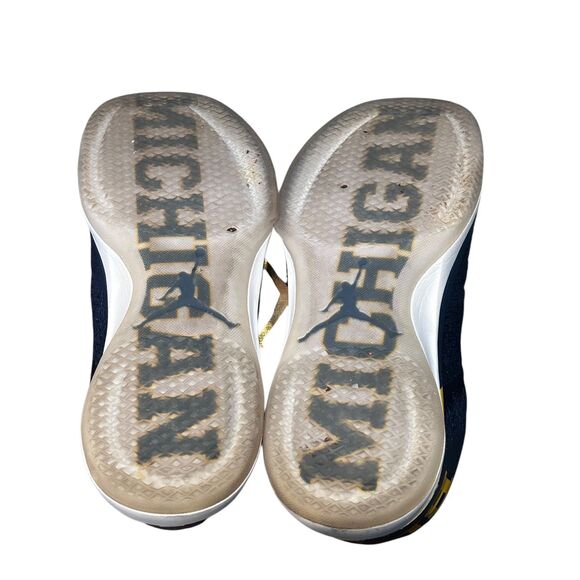 Michigan Air Jordan's XXXI Low  Size men's  9.5 - Picture 6 of 8